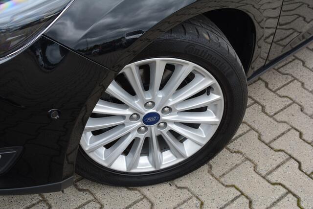 Ford FOCUS Wagon 1.5 Titanium | Trekhaak | Camera | Carplay |