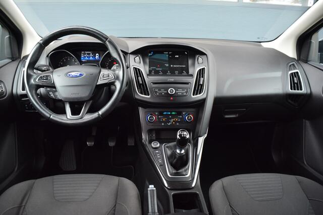 Ford FOCUS Wagon 1.5 Titanium | Trekhaak | Camera | Carplay |