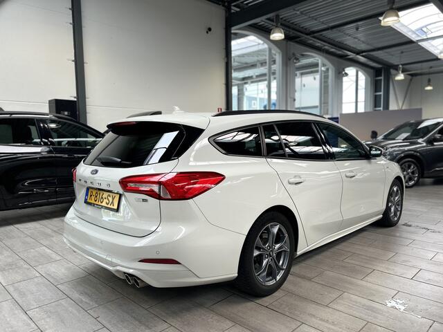 Ford FOCUS Wagon 1.0 EcoBoost Hybrid ST Line | Winterpack | Camera | Full Led | Head-up Display | All season |