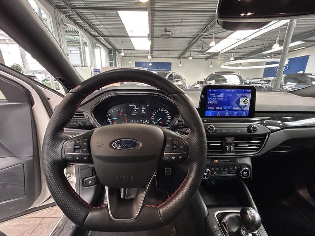 Ford FOCUS Wagon 1.0 EcoBoost Hybrid ST Line | Winterpack | Camera | Full Led | Head-up Display | All season |