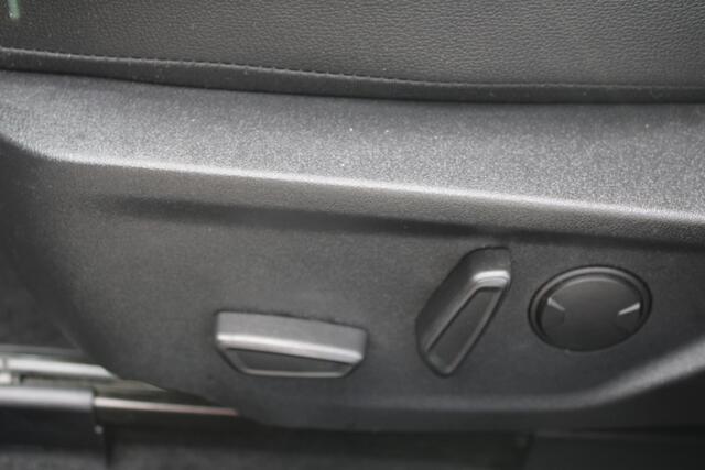 Ford FOCUS Wagon 1.5 EcoBoost ST Line X Business Automaat | Camera | B&O Sound | 18 INCH LMV | Half leder | Winterpack | Electrische Achterklep | Navigatie | Adaptieve Cruise Control | Privacy Glass