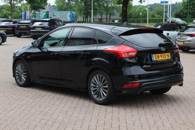 Ford FOCUS 1.0 ST-Line / Camera / Navigatie / Parkeerhulp achter / Cruise Control / Stoelverwarming
