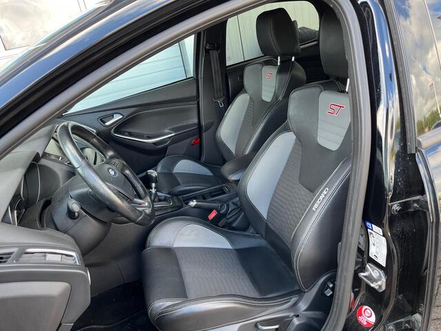 Ford FOCUS 2.0 ST Recaro, SYNC,