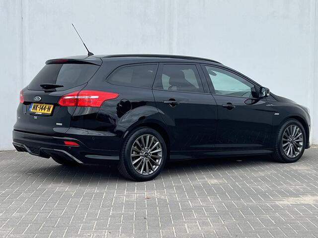 Ford FOCUS Wagon 1.0 ST-Line 125PK / Navigatie full map / Apple Carplay & Android Auto / Keyless Start / Cruise- en Climate Control / Verwarmde Voorruit / Parkeersensoren voor en achter /