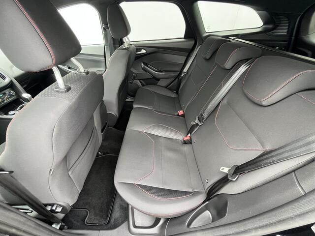 Ford FOCUS Wagon 1.0 ST-Line 125PK / Navigatie full map / Apple Carplay & Android Auto / Keyless Start / Cruise- en Climate Control / Verwarmde Voorruit / Parkeersensoren voor en achter /