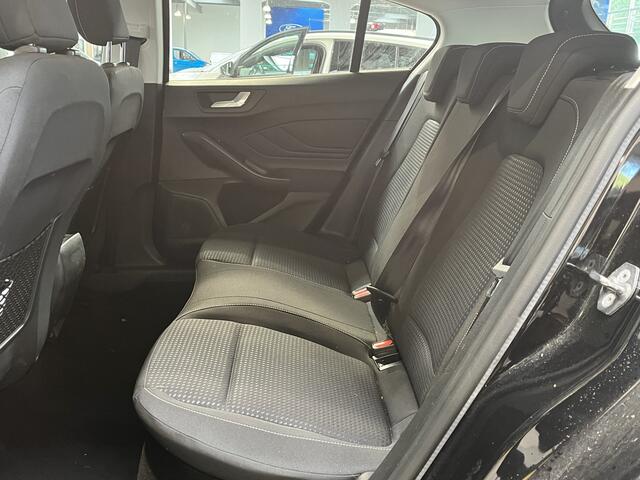 Ford FOCUS EcoBoost 100PK Trend Edition | 100% Dealer onderhouden | Cruise | Apple/Android CarPlay | Park Sens. V+A