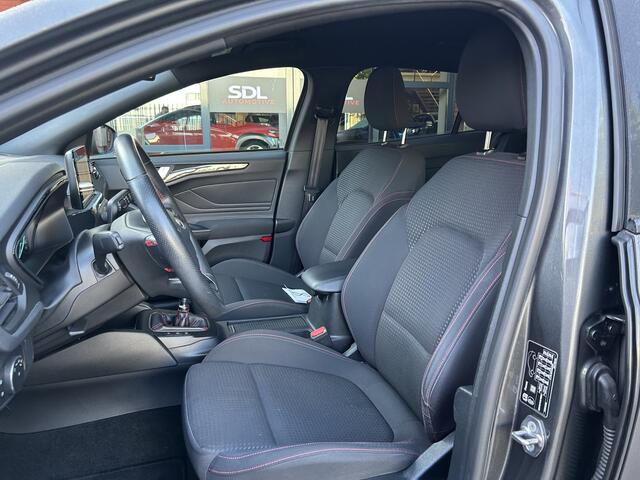 Ford FOCUS Wagon 1.5 ST-Line // FULL LED // NAVI + CARPLAY // PDC V+A // ADAPTIV CRUISE