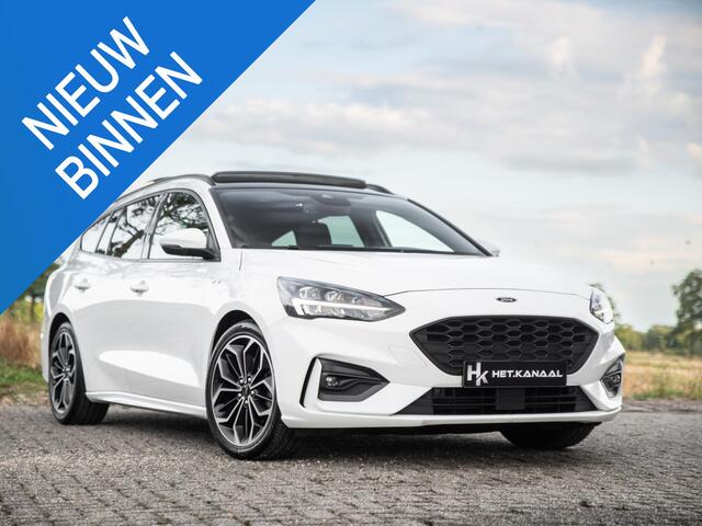 Ford FOCUS Wagon 1.5 ST Line Business Pano ACC Trekhaak Keyless