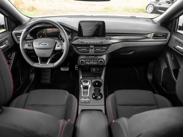 Ford FOCUS Wagon 1.5 ST Line Business Pano ACC Trekhaak Keyless