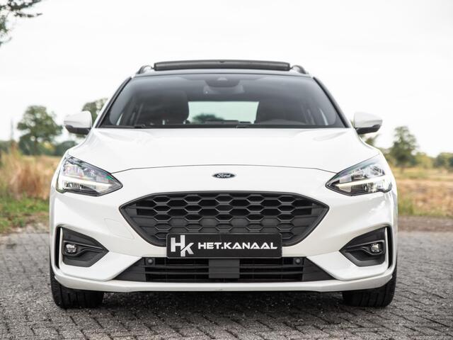 Ford FOCUS Wagon 1.5 ST Line Business Pano ACC Trekhaak Keyless