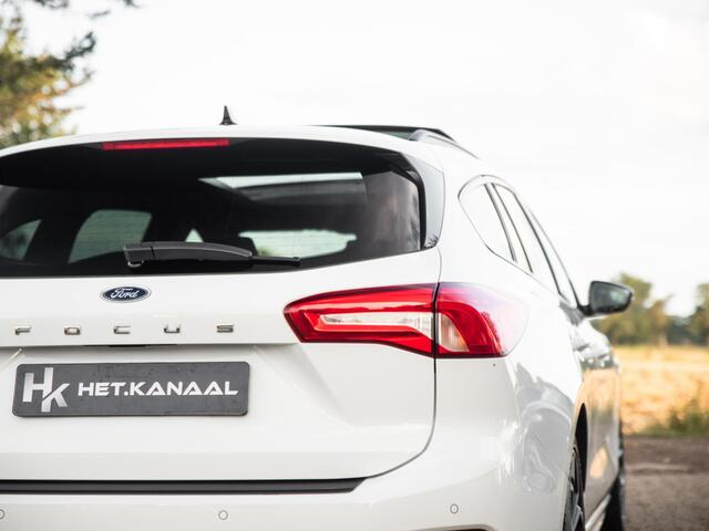 Ford FOCUS Wagon 1.5 ST Line Business Pano ACC Trekhaak Keyless
