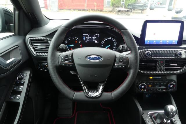 Ford FOCUS 1.0 EcoBoost Hybrid ST Line X Business ADAPTIEVE KOPLAMPEN, ADAPTIEVE CRUISE, CLIMA, WINTER PACK, CAMERA, PDC V&A, 40.152KM