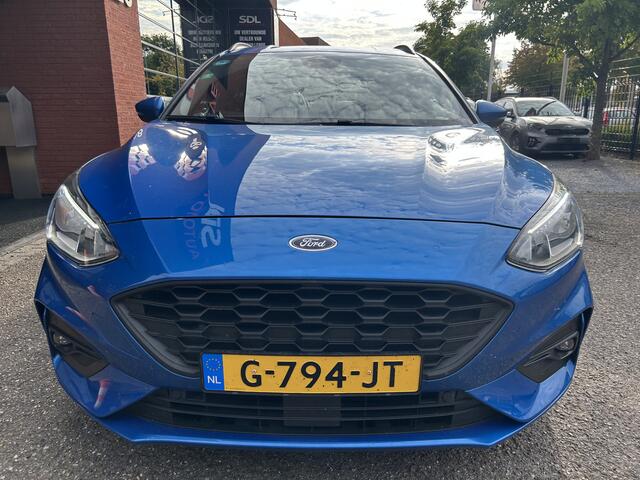 Ford FOCUS Wagon 1.0 EcoBoost ST-Line // KEYLESS // NAVI + CARPLAY // CLIMA // CAMERA // WINTERPACK // TREKHAAK!!