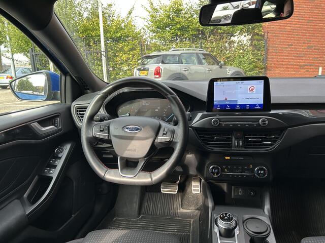 Ford FOCUS Wagon 1.0 EcoBoost ST-Line // KEYLESS // NAVI + CARPLAY // CLIMA // CAMERA // WINTERPACK // TREKHAAK!!