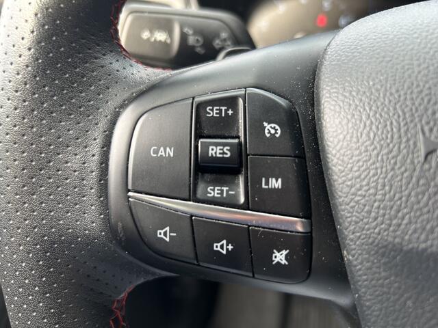 Ford FOCUS Wagon 1.0 EcoBoost ST-Line // KEYLESS // NAVI + CARPLAY // CLIMA // CAMERA // WINTERPACK // TREKHAAK!!