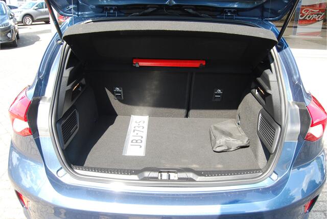 Ford FOCUS 1.5 EcoBoost ST Line Business 5DR TREHAAK 1500KG | WINTERPACK| CAMERA| 18" VELGEN| ADAPTIEF CRUISE | LEDER