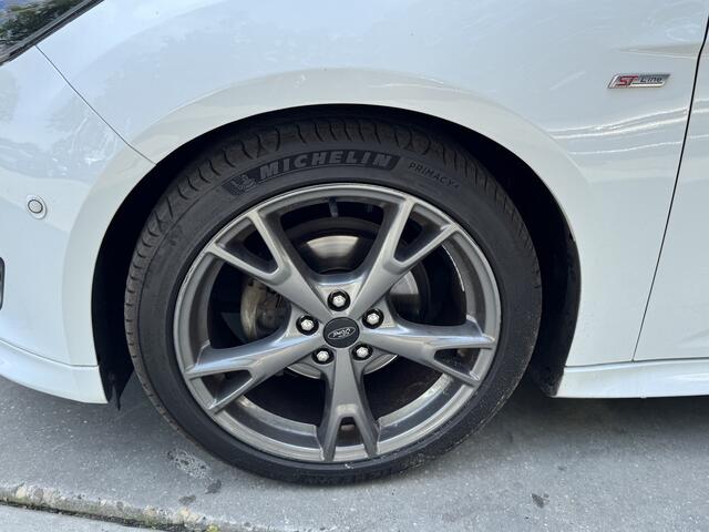 Ford FOCUS Wagon 1.0 Ecoboost 125pk H6 ST-Line Navigatie LMV PDC Climate Control