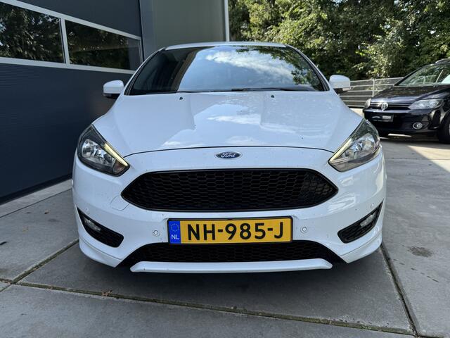Ford FOCUS Wagon 1.0 Ecoboost 125pk H6 ST-Line Navigatie LMV PDC Climate Control