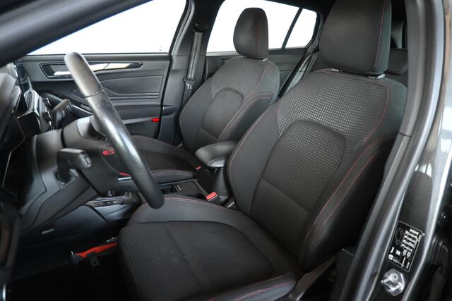 Ford FOCUS Wagon 1.0 EcoBoost ST Line Business Navigatie Cruise control Airco Trekhaak PDC Goed Onderhouden Inruil Mogelijk!