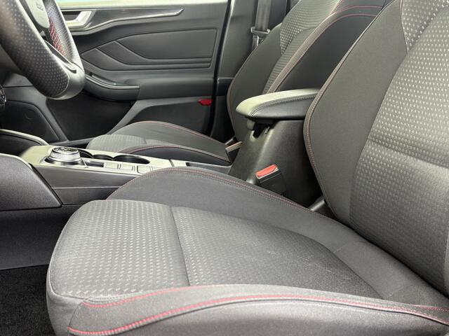 Ford FOCUS Wagon 1.5 EcoBoost ST Line Automaat | Navi | Carplay | Camera | All Season | Trekhaak | Interesse? Bel of App naar: 06 30 51 05 90