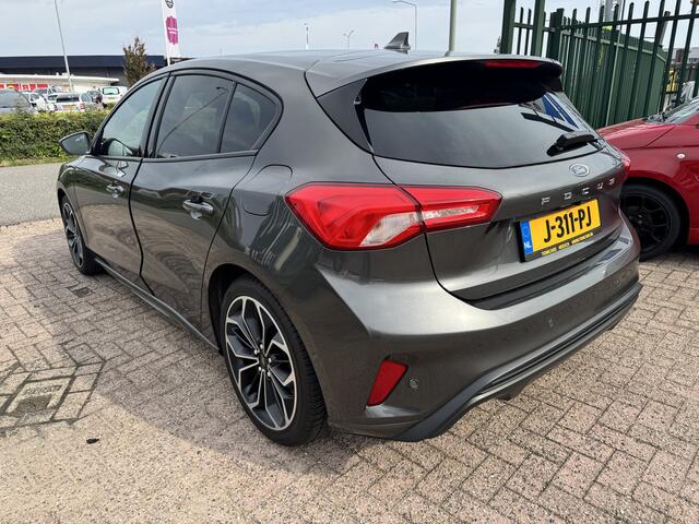 Ford FOCUS 1.0 EcoBoost ST-Line | Airco | Apple/Android | Navi | 4-Seizoenen banden | % Bovag Occasion Partner %