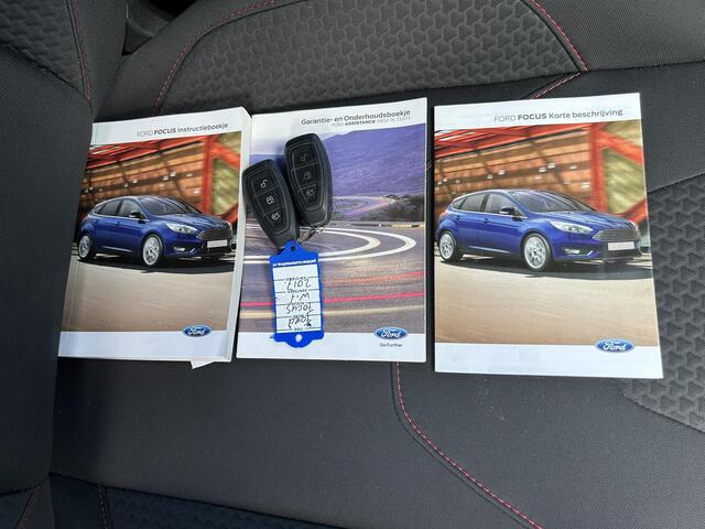 Ford FOCUS 1.5 ST-Line /airco/cruise control/pdc/d-riem vervangen bij km172194 - 04-11-2024/100% dealer onderhouden.