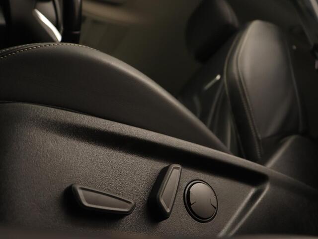 Ford FOCUS 1.5 EcoBoost Vignale | Automaat | Leder | Head-Up | Stoel & stuurverwarming | Adaptive cruise | Camera | Carplay | Full LED | Keyless | Park Assist | Navigatie