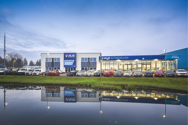 Ford FOCUS 1.0 EcoBoost Hybrid Trend Edition Business | Camera | Sportstoelen | Apple carplay | LED