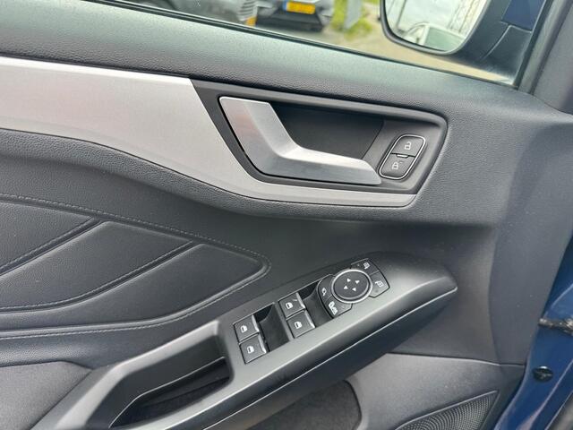 Ford FOCUS 1.0 EcoBoost Titanium Business