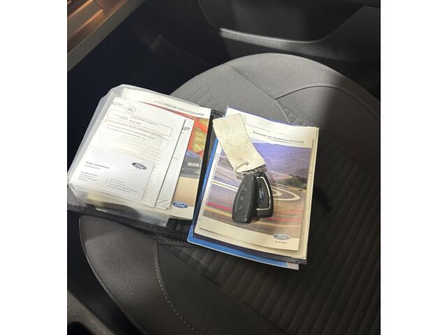 Ford FOCUS 1.0 Titanium BT-TELEFOONVERBINDING NAVI CLIMA CRUISE VOICE KEYLESS-START PDC LMV NIEUWE RIEM