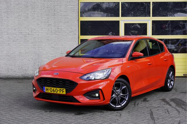 Ford FOCUS 1.5 EcoBlue 5drs ST Line Business BJ2020 Lmv 17" | Led | Pdc | Achteruitrijcamera | Navi | Keyless entry | Verwarmd voorruit | Climate control | Cruise control | Verwarmde voorstoelen | Verwarmd stuurwiel | Zwarte hemel | Getint glas