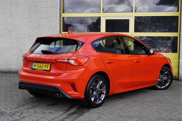 Ford FOCUS 1.5 EcoBlue 5drs ST Line Business BJ2020 Lmv 17" | Led | Pdc | Achteruitrijcamera | Navi | Keyless entry | Verwarmd voorruit | Climate control | Cruise control | Verwarmde voorstoelen | Verwarmd stuurwiel | Zwarte hemel | Getint glas
