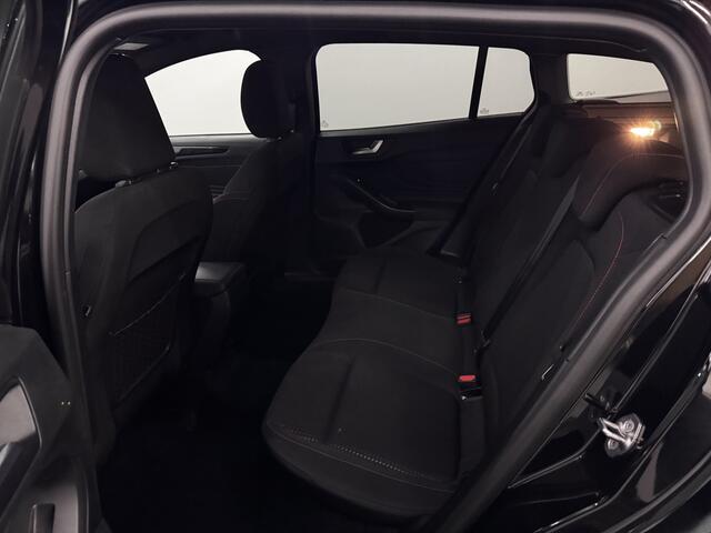 Ford FOCUS 1.0 EcoBoost Hybrid ST Line Clima, Camera, Navi, Winterpakket, Cruise control, A start stop, Lichtmetalen velgen, 2 jaar garantie