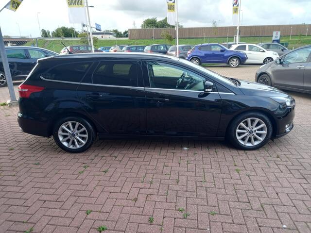 Ford FOCUS Wagon 1.5 Titanium 150 PK, Airco(automatisch), Multimedia systeem, App connect, Cruise control, Navigatie, Parkeerhulp, Parkeersensoren, Stuurverwarming, Stoelverwarming , Voorruit verwarmd, Zeer nette auto inclusief Bovag garantie