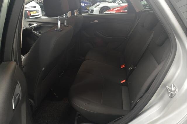 Ford FOCUS 1.0 Trend // 93.000 km // AIRCO // CRUISE // TREKHAAK // NAVI //