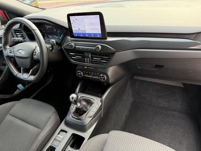 Ford FOCUS Wagon 125pk EB ST Line, Clima | Navi & CarPlay