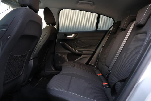 Ford FOCUS 1.0 EcoBoost Hybrid Titanium X Business 125pk | Stoel- stuurverwarming | Digital Cockpit | Keyless | Camera | Voorruitverwarming | Dealer Onderhouden