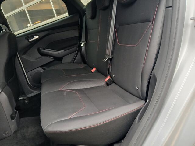 Ford FOCUS Wagon 1.0 140pk ST-line / trekhaak / 4 seizoenbanden