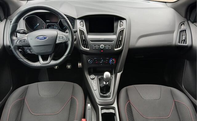 Ford FOCUS Wagon 1.0 140pk ST-line / trekhaak / 4 seizoenbanden