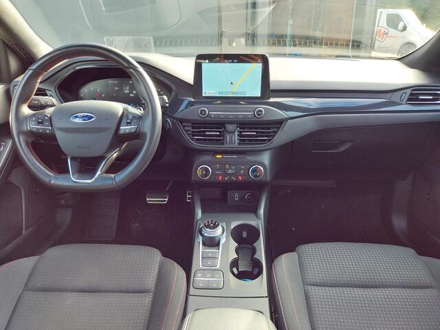 Ford FOCUS 1.0 EcoBoost ST Line PANO DAK ADAPT CRUISE HUD CAMERA B&O SOUND LED NAVI 18 INCH