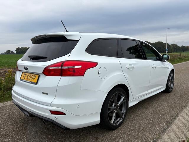 Ford FOCUS 1.5 ST LINE 182 PK! / BOMVOL / ZEER NETTE STAAT