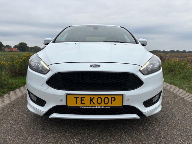 Ford FOCUS 1.5 ST LINE 182 PK! / BOMVOL / ZEER NETTE STAAT
