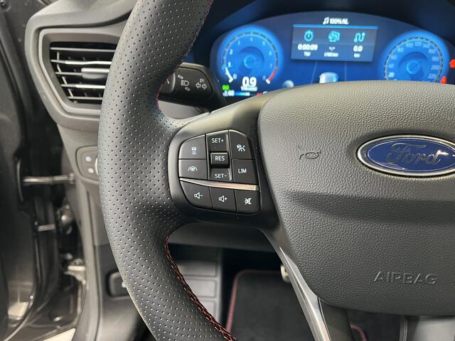 Ford FOCUS Wagon ST-Line EcoBoost Hybrid 155 pk | Winter Pack | Adapt. Cruise | Camera | All Seasons | Keyless | Fabr. Gar. 01-2029 |