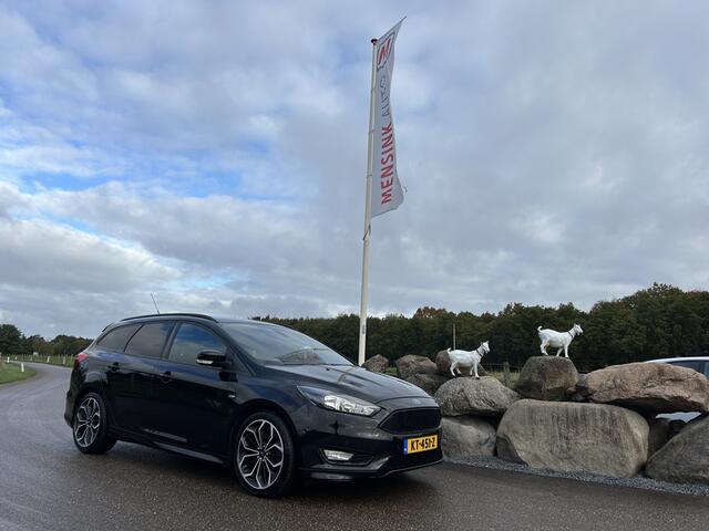 Ford FOCUS Wagon 1.0 ST-Line LED TREKHAAK NAVI CRUISE ECC 17 INCH