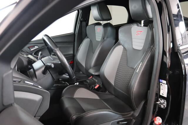 Ford FOCUS 2.0 ST Recaro, SYNC, Stoel/Stuurverwarming, Cruise Control, Bluetooth