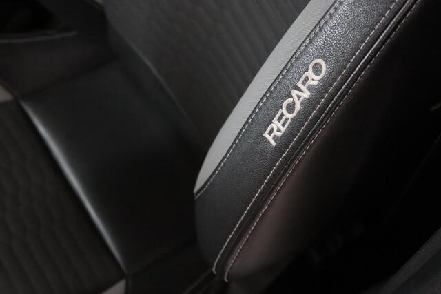 Ford FOCUS 2.0 ST Recaro, SYNC, Stoel/Stuurverwarming, Cruise Control, Bluetooth