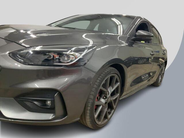 Ford FOCUS 2.3 EcoBoost ST-3 280pk | Winter Pack | Adaptive LED | Bang&Olufsen | Achteruitrijcamera | Launch control | Adaptive cruise control | Complete historie