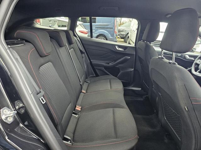 Ford FOCUS 1.0 EcoBoost Hybrid ST Line Automaat | Adaptive cruise control | Winter Pack | Achteruitrijcamera