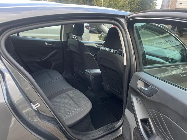 Ford FOCUS 1.0 EcoBoost Business STOEL- EN STUURVERWARMING CRUISE NAVI KEYLESS