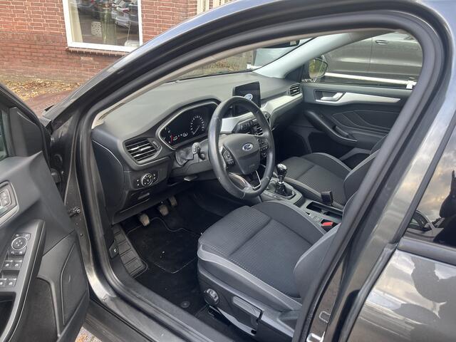 Ford FOCUS 1.0 EcoBoost Business STOEL- EN STUURVERWARMING CRUISE NAVI KEYLESS